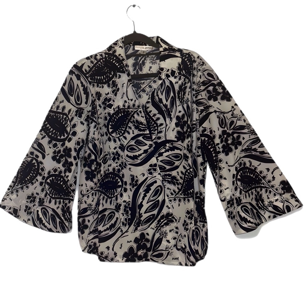 Everyday Jones Black and White Patterned Blouse